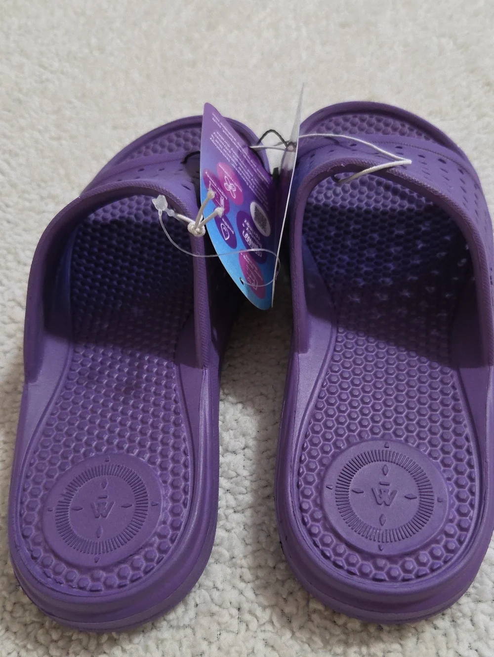 NWT TOTES SOLBOUNCE SLIDES
